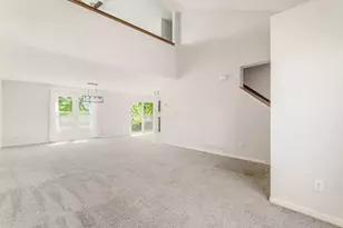 1240 Onaway Ct, Columbus, OH 43228 - Photo 2
