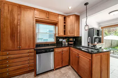 154 E Kelso Road, Columbus, OH 43202 - Photo 14
