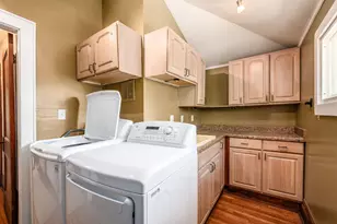 154 E Kelso Rd, Columbus, OH 43202 - Photo 20