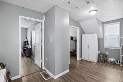 9706 Sophia Avenue, Cleveland, OH 44104 - Photo 10