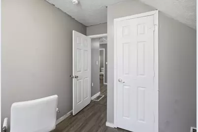 9706 Sophia Avenue, Cleveland, OH 44104 - Photo 12