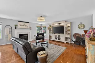 1658 Geranium Dr, Lewis Center, OH 43035 - Photo 2