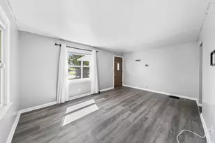2559 Hamilton Ave, Columbus, OH 43211 - Photo 6