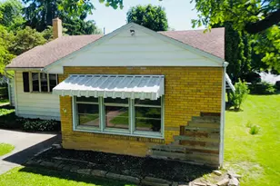 23 State St, Jeffersonville, OH 43128 - Photo 2