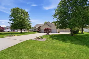 77 Millstone Cir, Pataskala, OH 43062 - Photo 6