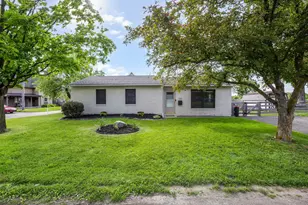 130 Johnson Ct, Plain City, OH 43064 - Photo 2