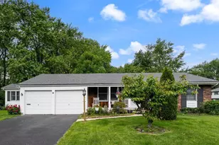 6401 Peardale Rd E, Columbus, OH 43229 - Photo 1