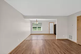 7802 Freesia St, Blacklick, OH 43004 - Photo 4