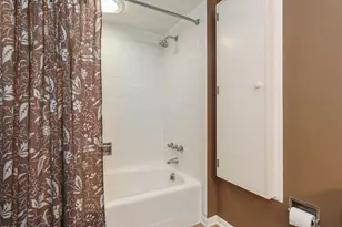 293 Ceramic Dr, Columbus, OH 43214 - Photo 34