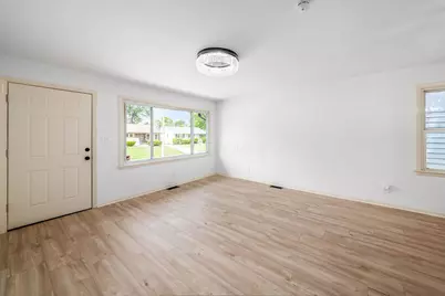3285 Towers Court S, Columbus, OH 43227 - Photo 4