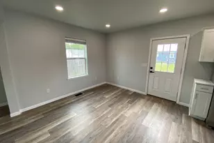 1329 S Main St, Bellefontaine, OH 43311 - Photo 12
