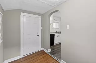 1389 Genessee Ave, Columbus, OH 43211 - Photo 8
