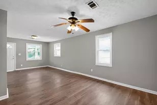 679 Dexter Ave, Columbus, OH 43204 - Photo 16