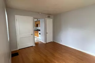1045 Loretta Ave, Columbus, OH 43211 - Photo 2