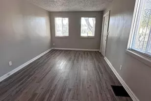 1056 Loretta Ave, Columbus, OH 43211 - Photo 4