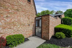 1727 Arlingate Dr N, Columbus, OH 43220 - Photo 2
