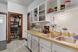 866 S Champion Ave, Columbus, OH 43206 - Photo 16