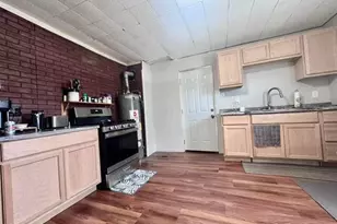 20 Maple St, Jeffersonville, OH 43128 - Photo 2