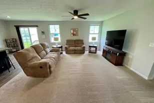 1958 Lake Crest Dr, Grove City, OH 43123 - Photo 4