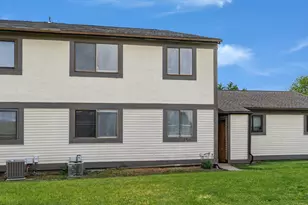 2325 Laurelwood Dr, Columbus, OH 43229 - Photo 2
