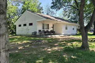 2180 Hanna Dr, Columbus, OH 43211 - Photo 2