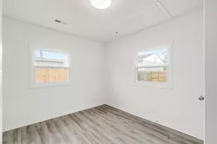 2804 Grasmere Ave, Columbus, OH 43211 - Photo 18