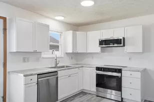 3594 Revolutionary Dr, Columbus, OH 43207 - Photo 12