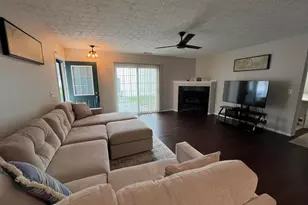 4689 Parrau Dr, Columbus, OH 43228 - Photo 2
