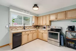 136 S Sylvan Ave, Columbus, OH 43204 - Photo 8