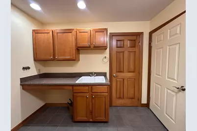 1060 Damon Drive, Washington Court House, OH 43160 - Photo 16