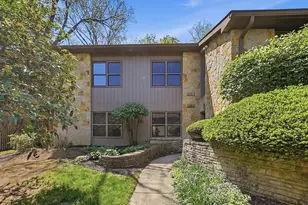 3155 Griggsview Ct, Columbus, OH 43221 - Photo 1