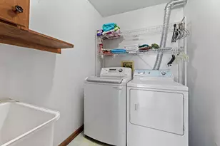 7591 Deer Creek Dr, Worthington, OH 43085 - Photo 22