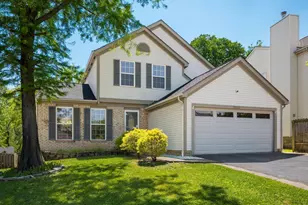 2001 Queens Meadow Ln, Grove City, OH 43123 - Photo 2