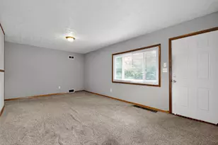 627 Savannah Dr, Columbus, OH 43228 - Photo 10