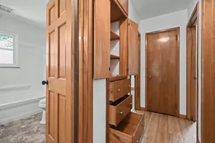 885 W Perry St, Bucyrus, OH 44820 - Photo 16