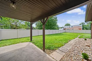 885 W Perry St, Bucyrus, OH 44820 - Photo 42