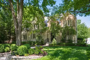 1920 Edgemont Rd, Upper Arlington, OH 43212 - Photo 4