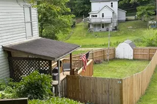 685 N Walnut St, Logan, OH 43138 - Photo 10