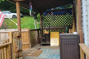 685 N Walnut St, Logan, OH 43138 - Photo 8