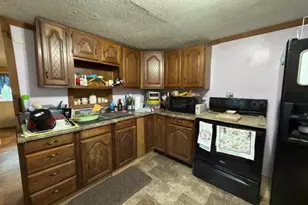 685 N Walnut St, Logan, OH 43138 - Photo 10