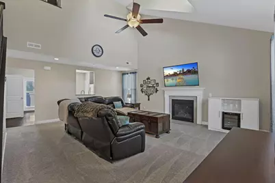 2109 Legends Drive, Grove City, OH 43123 - Photo 4