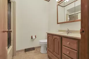 6174 Chinaberry Dr, Columbus, OH 43213 - Photo 20