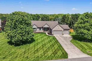 42 Millstone Cir, Pataskala, OH 43062 - Photo 2