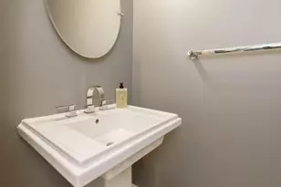 109 Aston Row Ln, Columbus, OH 43201 - Photo 10