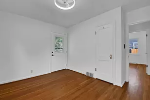 239 N Kellner Rd, Columbus, OH 43209 - Photo 12
