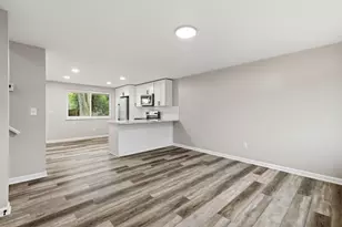 2127 Shawbury Ct E, Columbus, OH 43229 - Photo 2