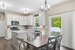 2942 Green Line Wy, Columbus, OH 43231 - Photo 14