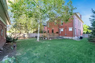 31 Woodland Ave, Columbus, OH 43203 - Photo 2