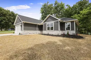 99 Rome Beauty Ct, Howard, OH 43028 - Photo 2