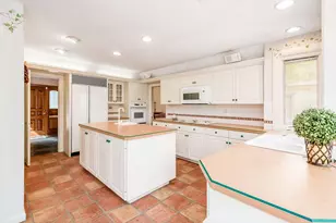 2511 Edington Rd, Columbus, OH 43221 - Photo 18